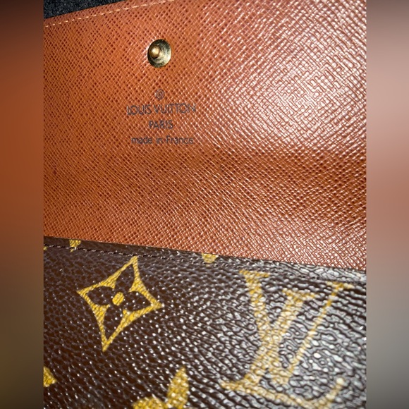✅AUTHENTIC TRIFOLD INTERNATIONAL WALLET LOUIS VUITTON - Picture 10 of 13